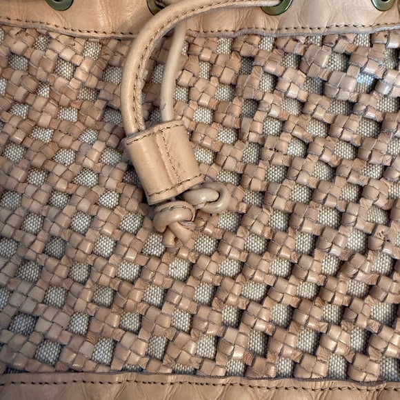 Marta Ponti Leather Bucket Crossbody Bag Tan Woven Front fisherman large - Picture 5 of 11